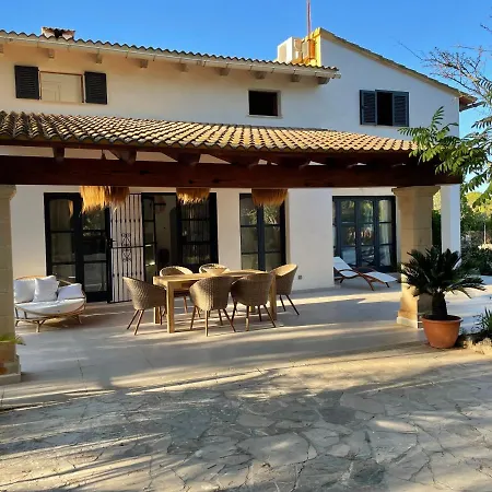 Wunderschoene Mit Wlan Und Heizung Villa