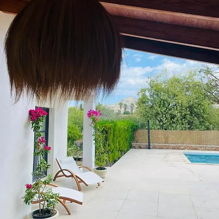 Wunderschoene Mit Wlan Und Heizung Villa *